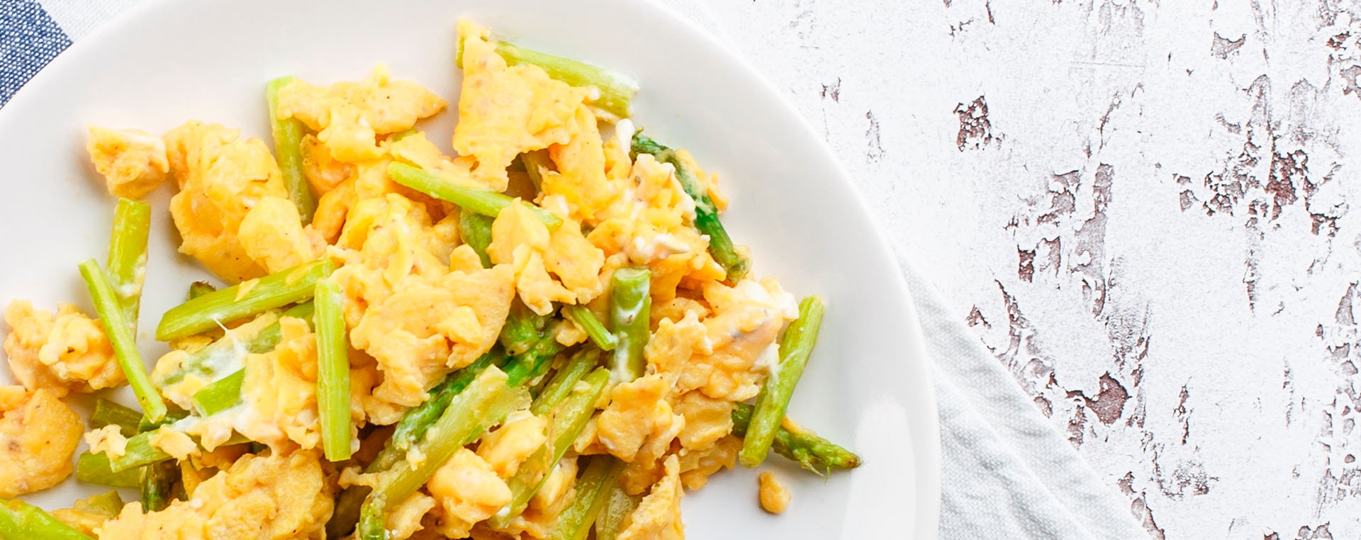 Scrambled Eggs with Crunchy Asparagus